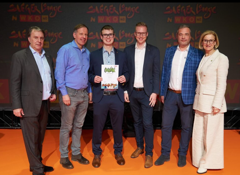 Christian Hiesberger wurde in die SiegerLounge eingeladen - am Foto unter anderem Landeshauptfrau Johanna Mikl-Leitner