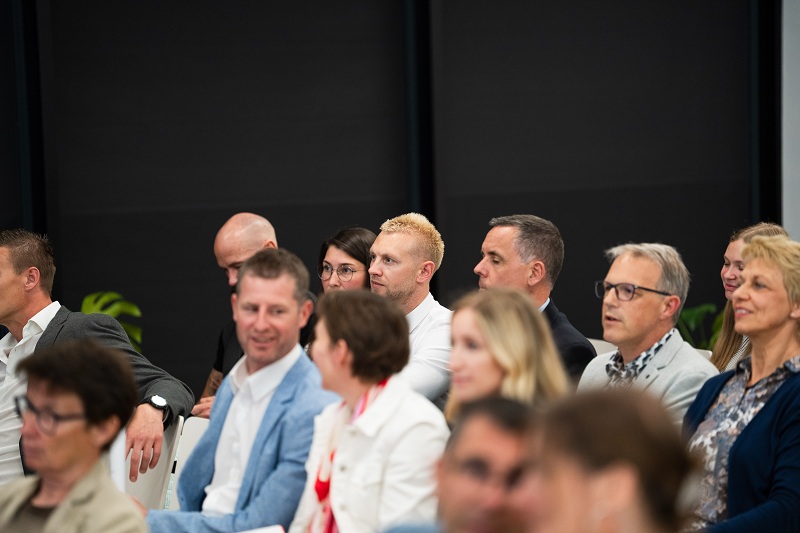 Berufsschuldirektorin Belinda Kalab unter den Gästen