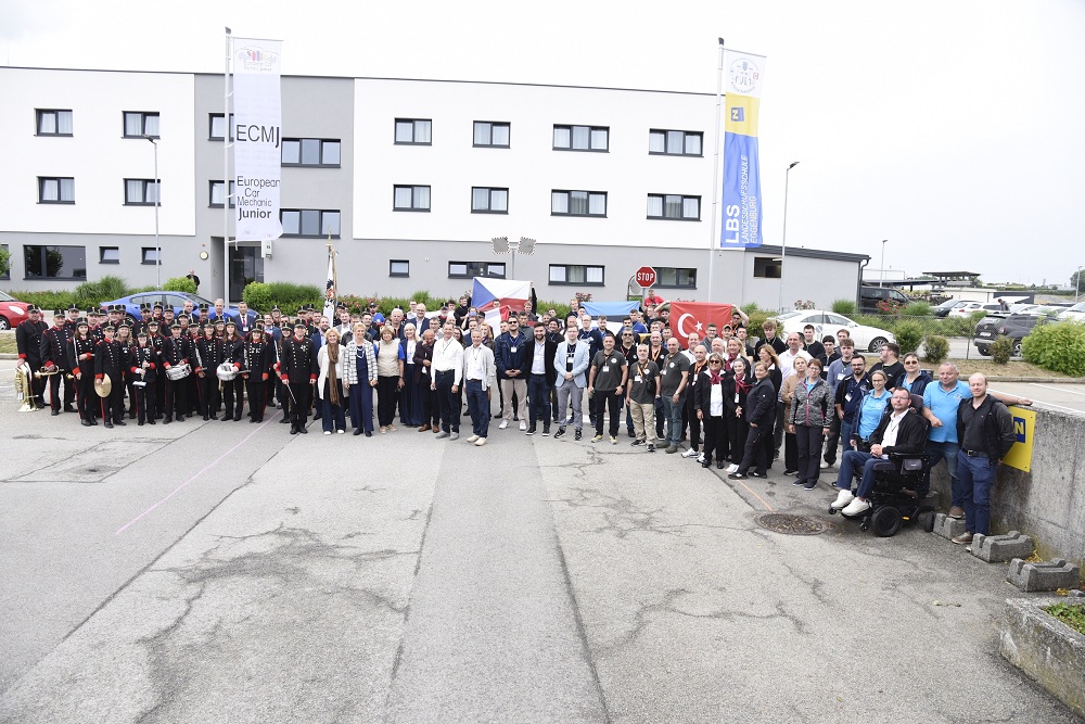 Eröffnungszeremonie Part 2: Großes Gruppenbild aller Beteiligten