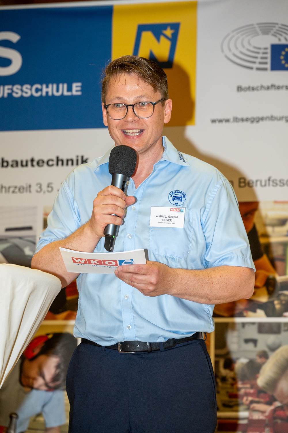 Innungsmeister Gerald Kisser auf der Bühne