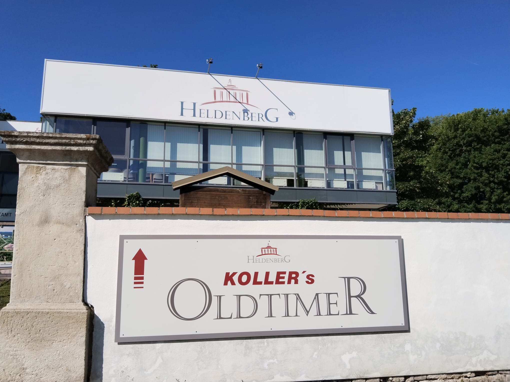 Besuch von Koller's Oldtimer-Museum in Heldenberg